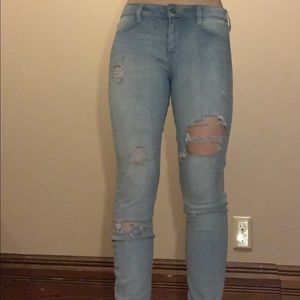 arizona lightwash ripped jeans
